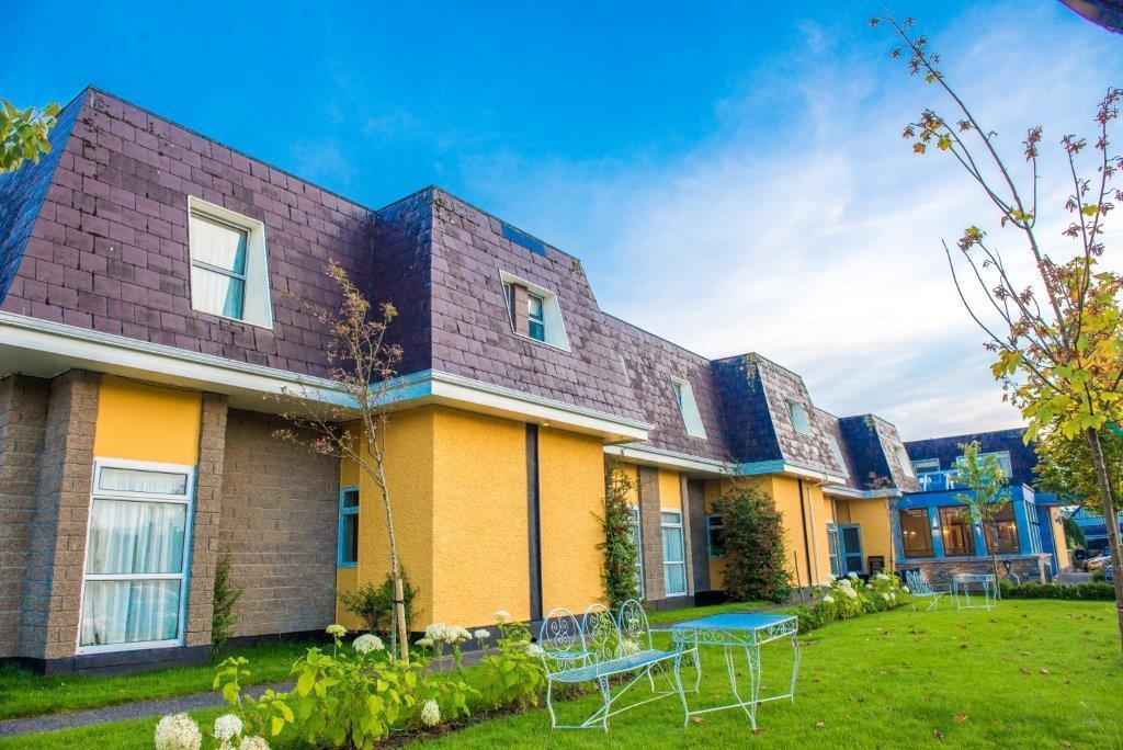 Devon Inn Hotel Templeglantine Village Exterior foto